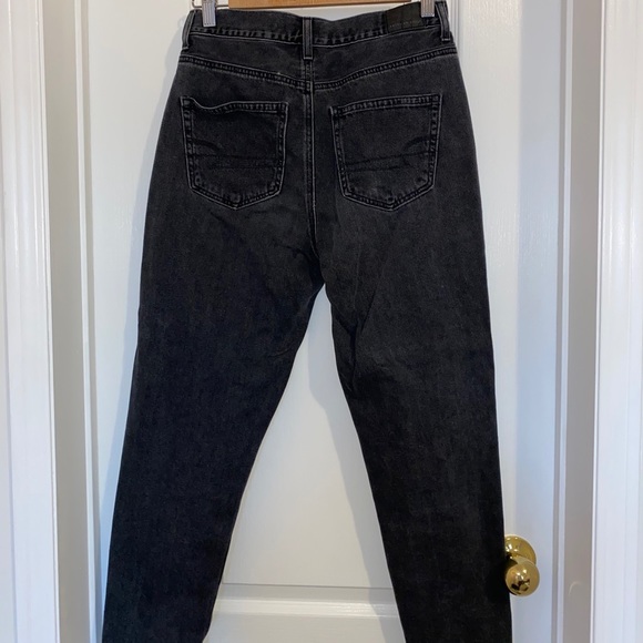 American Eagle Stretch Mom Jean - Picture 2 of 3